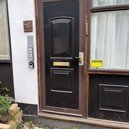 Studio Flat In The Heart Of Golders Green London Eksteriør billede