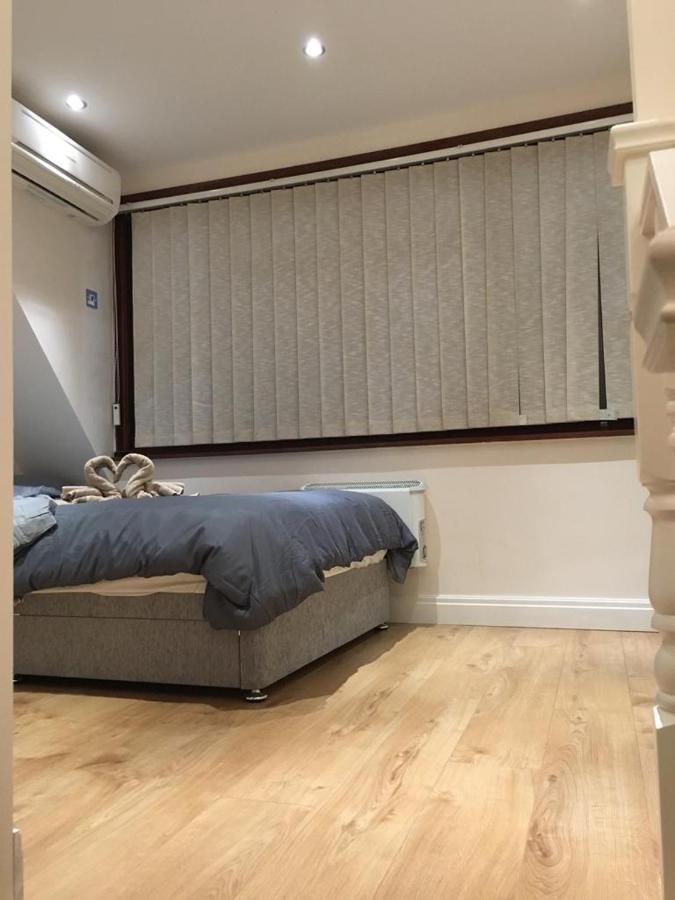 Studio Flat In The Heart Of Golders Green London Eksteriør billede