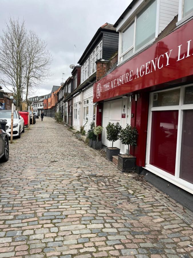 Studio Flat In The Heart Of Golders Green London Eksteriør billede